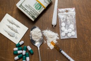שימוש בסמים, פשיעה התמכרות ושימוש לרעה בסמים